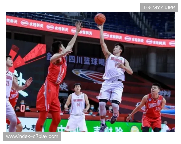 铜牌战四川队本垒打确立优势，连取两分锁定胜局