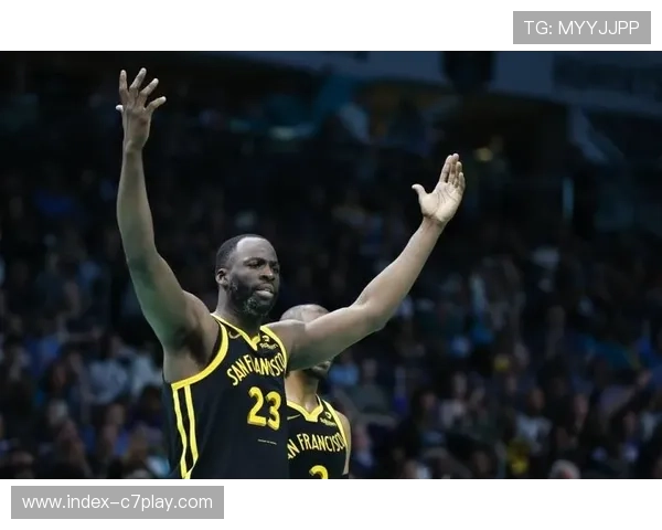 追梦格林回忆快船系列赛：顺风强势逆境内讧成关键弱点